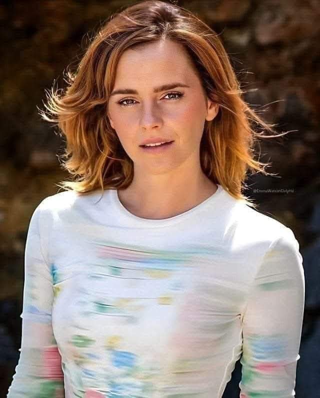 i6t020iV Emma Watson 02.jpg